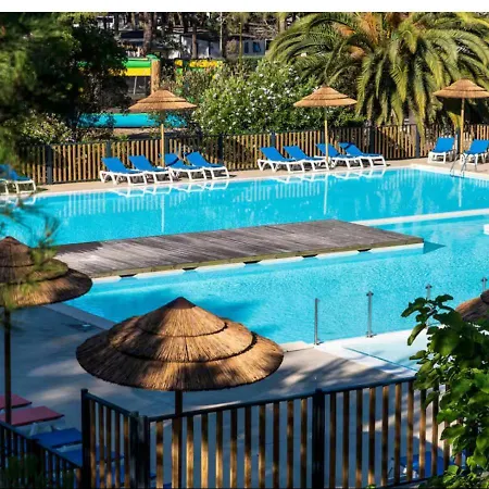 Hoya Surf Camp