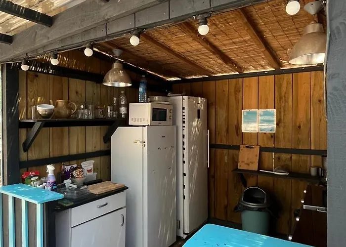 Hoya Surf Camp Nyaraló *